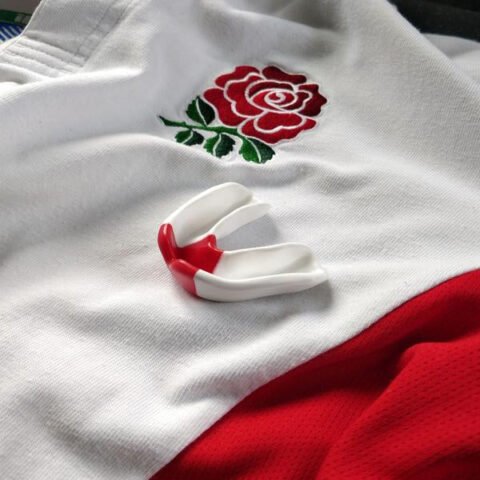 Gilbert Rugby Gilbert International Flag Mouthguard - Size: Junior - Country England